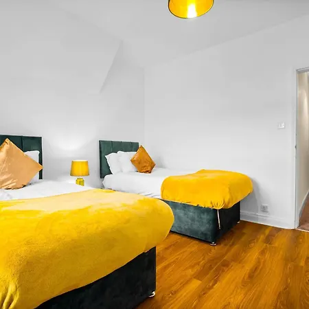 3 Bed House For Contractors & Families And Free Parking Сasa de vacaciones Birmingam