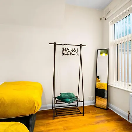 3 Bed House For Contractors & Families And Free Parking Prázdninový dům *